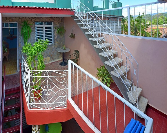 'Terraza y escaleras hacia habitacion 3' Casas particulares are an alternative to hotels in Cuba.